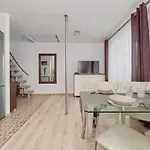 Semaforowa Modern By Renters Lägenhet